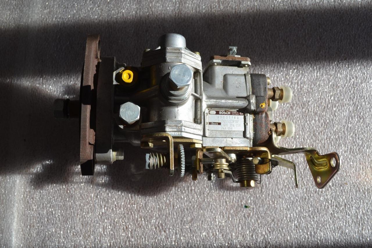 Pompe injection gasoil, BOSCH, PEUGEOT, neuve LesAnciennes.com