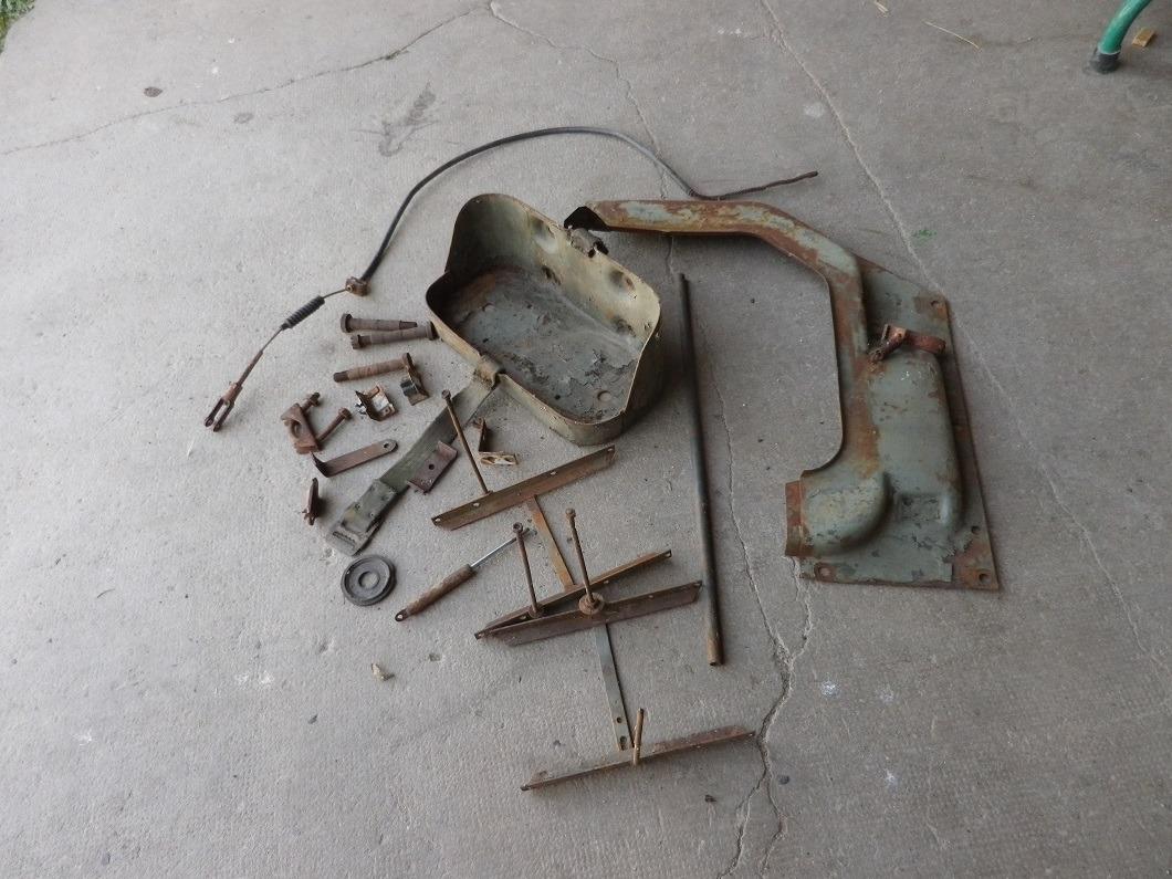 Pièces RENAULT R2087 ANCIEN 4X4 deL'ARMEE LesAnciennes.com