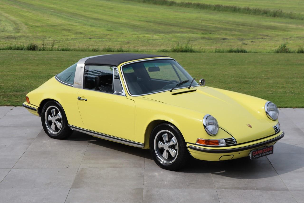 PORSCHE 911 T - 1971 LesAnciennes.com