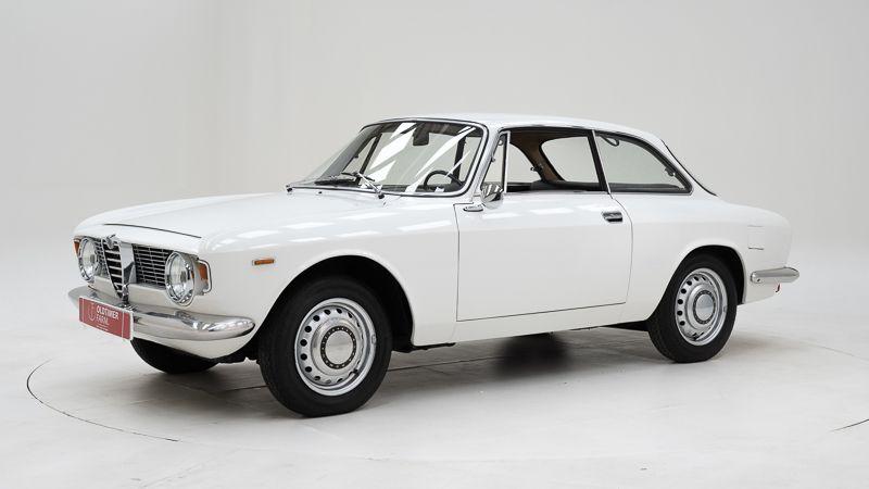 ALFA ROMEO 1600 Giulia Sprint GT - 1966 LesAnciennes.com