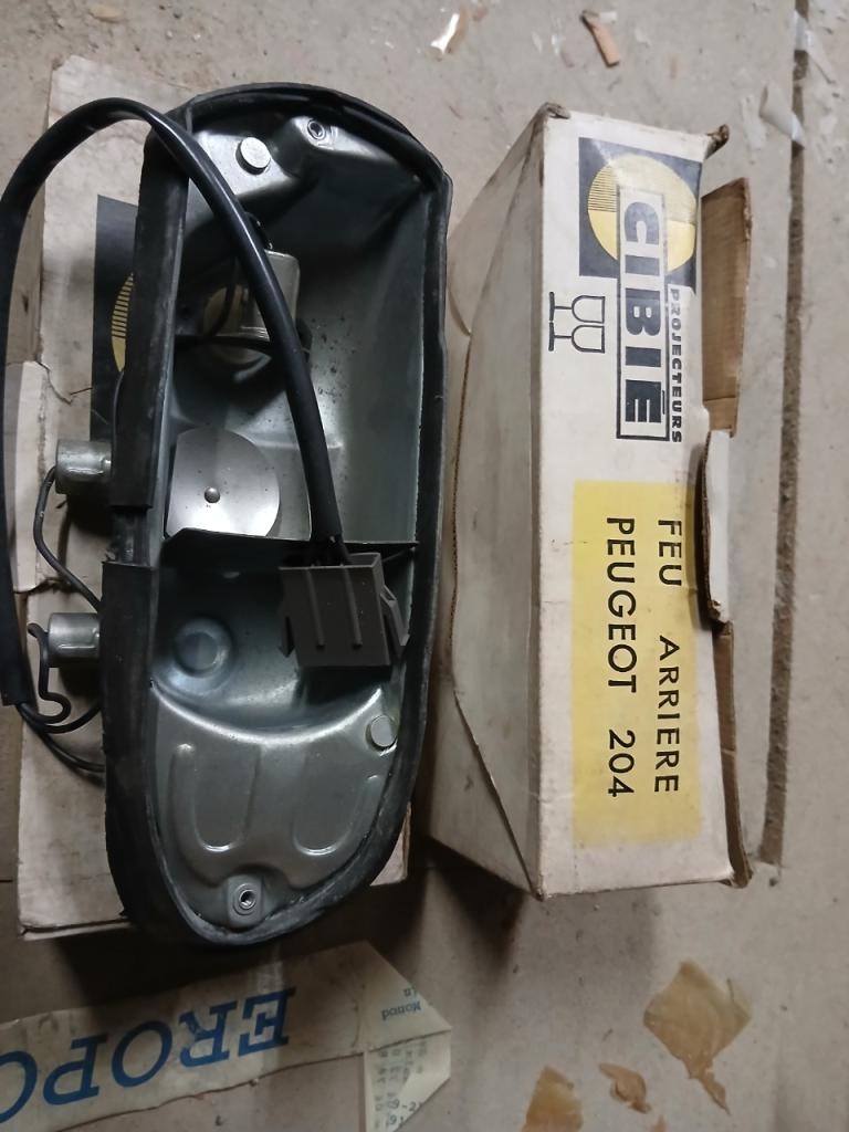 Platine PEUGEOT 204 LesAnciennes.com