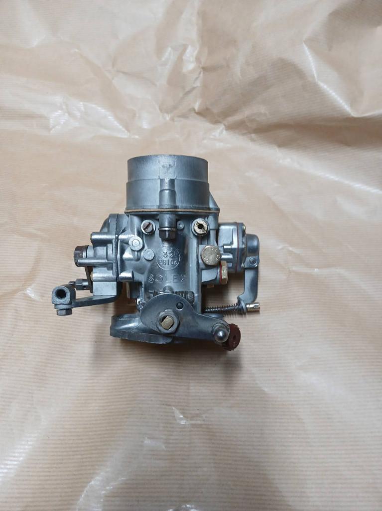 32 PBIC (c) BYNO CITROEN 2CV LesAnciennes.com