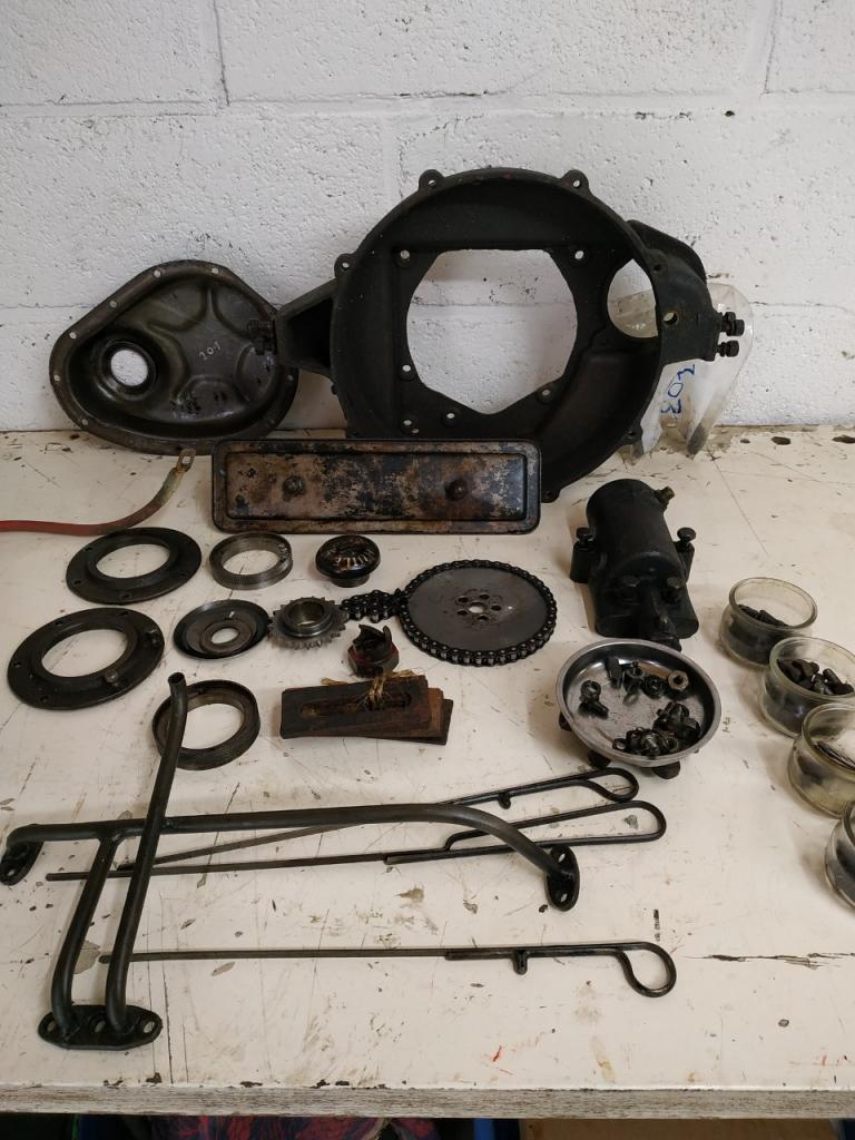 Lot de pièces PEUGEOT 201 LesAnciennes.com