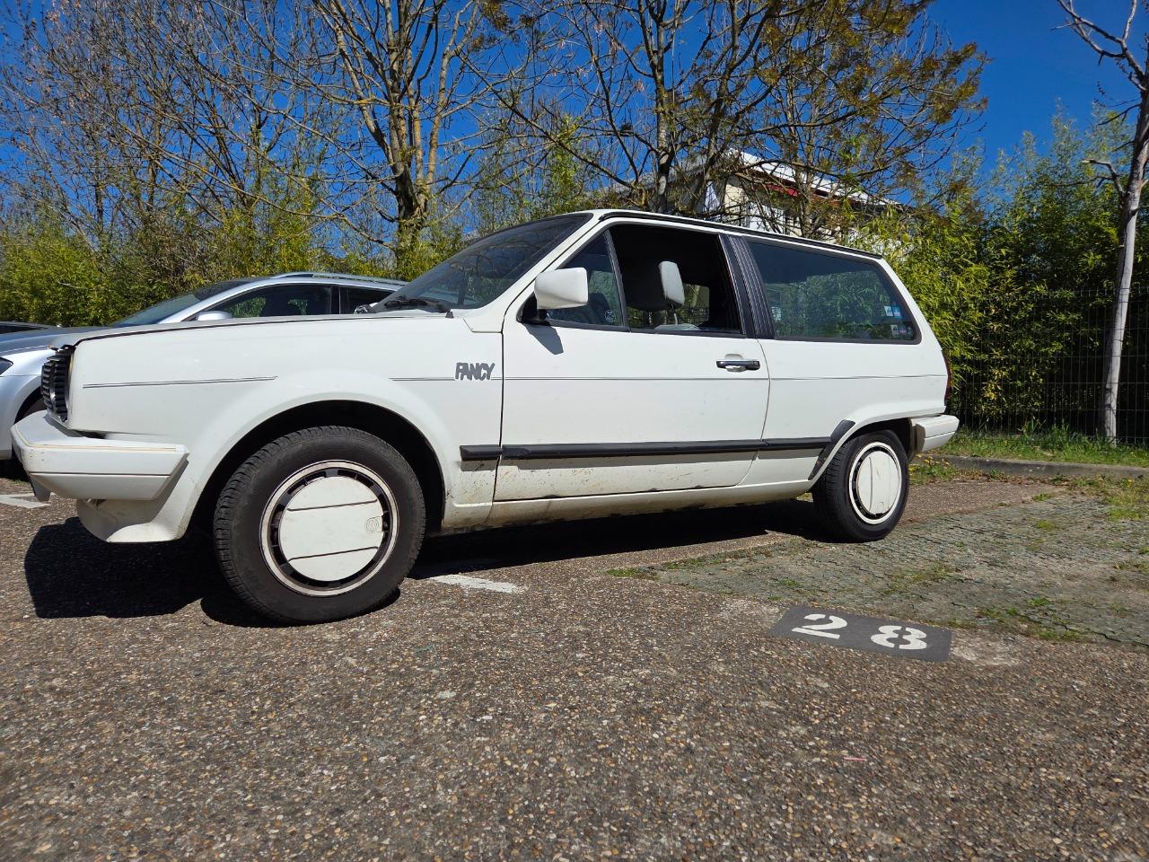 VOLKSWAGEN Polo - 1989 LesAnciennes.com