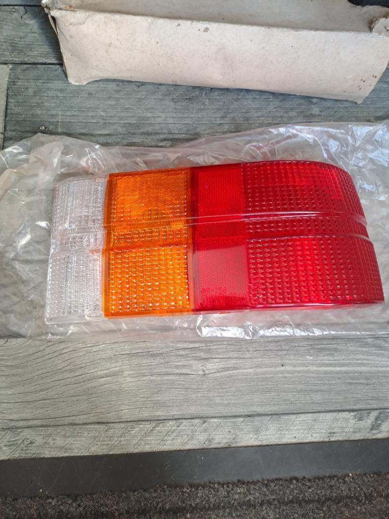 Cabochon MAZDA 323 FA4 LesAnciennes.com