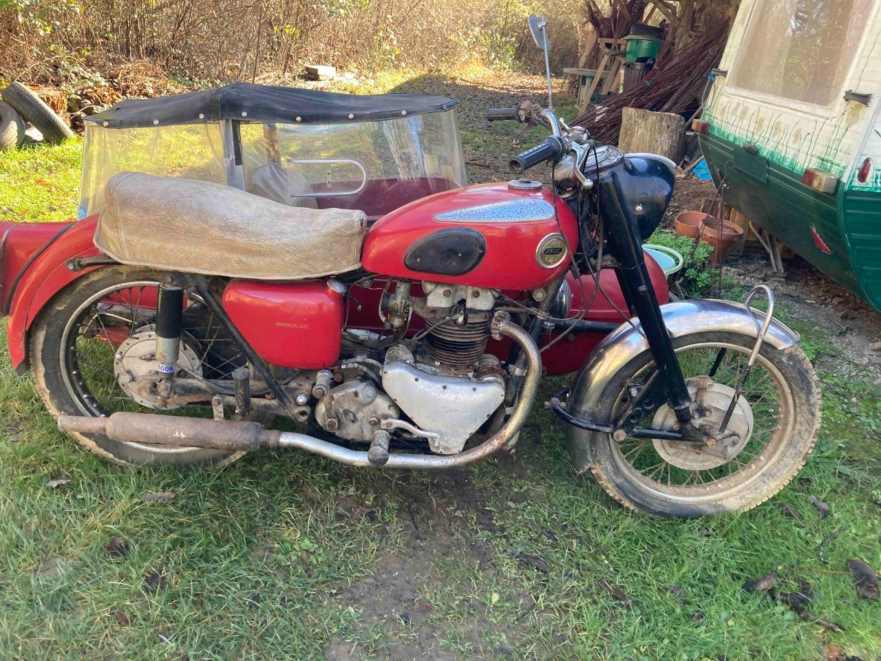 ARIEL Huntmaster 650 twin avec side - 1956 LesAnciennes.com