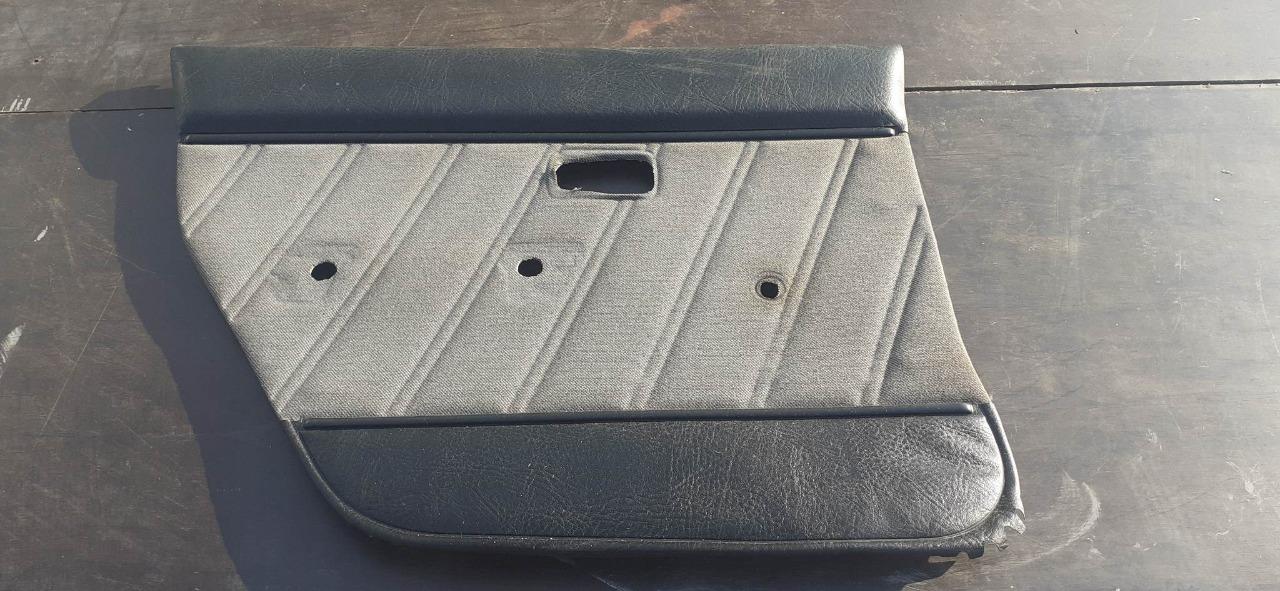 Intérieur complet AUDI 80 "B2" 1986 LesAnciennes.com