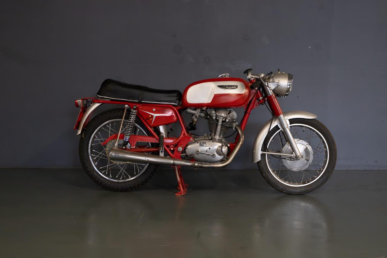 DUCATI 250 MARK 3 - 1968 LesAnciennes.com