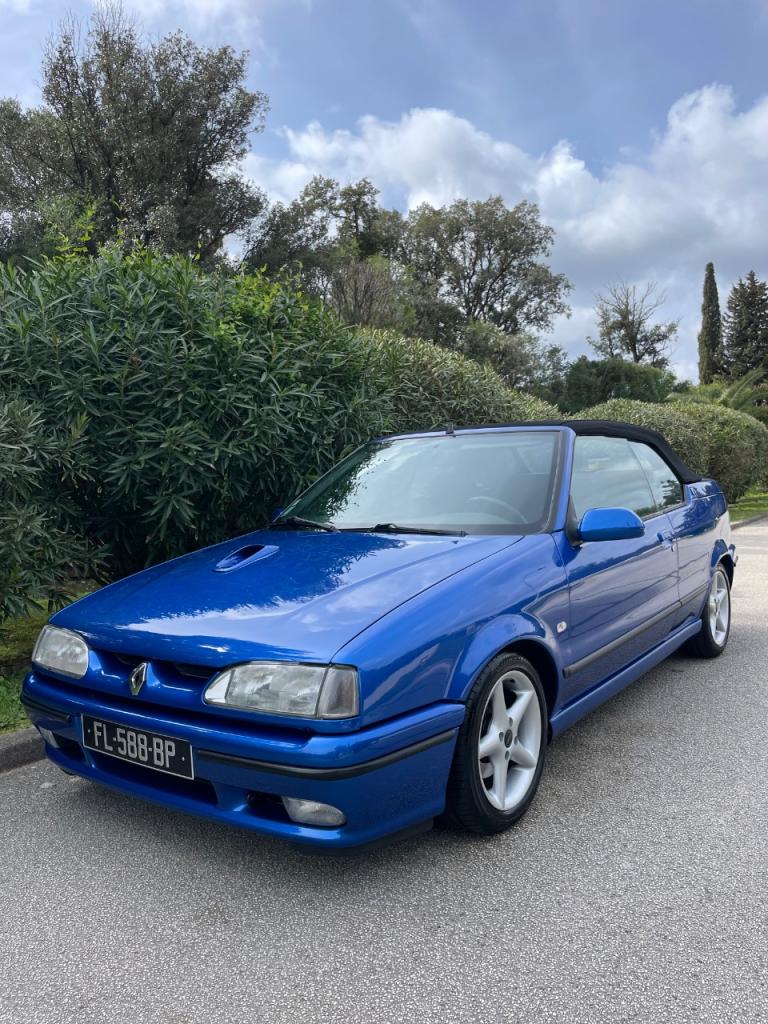 RENAULT 19 (R19) Cabriolet - 1993 LesAnciennes.com