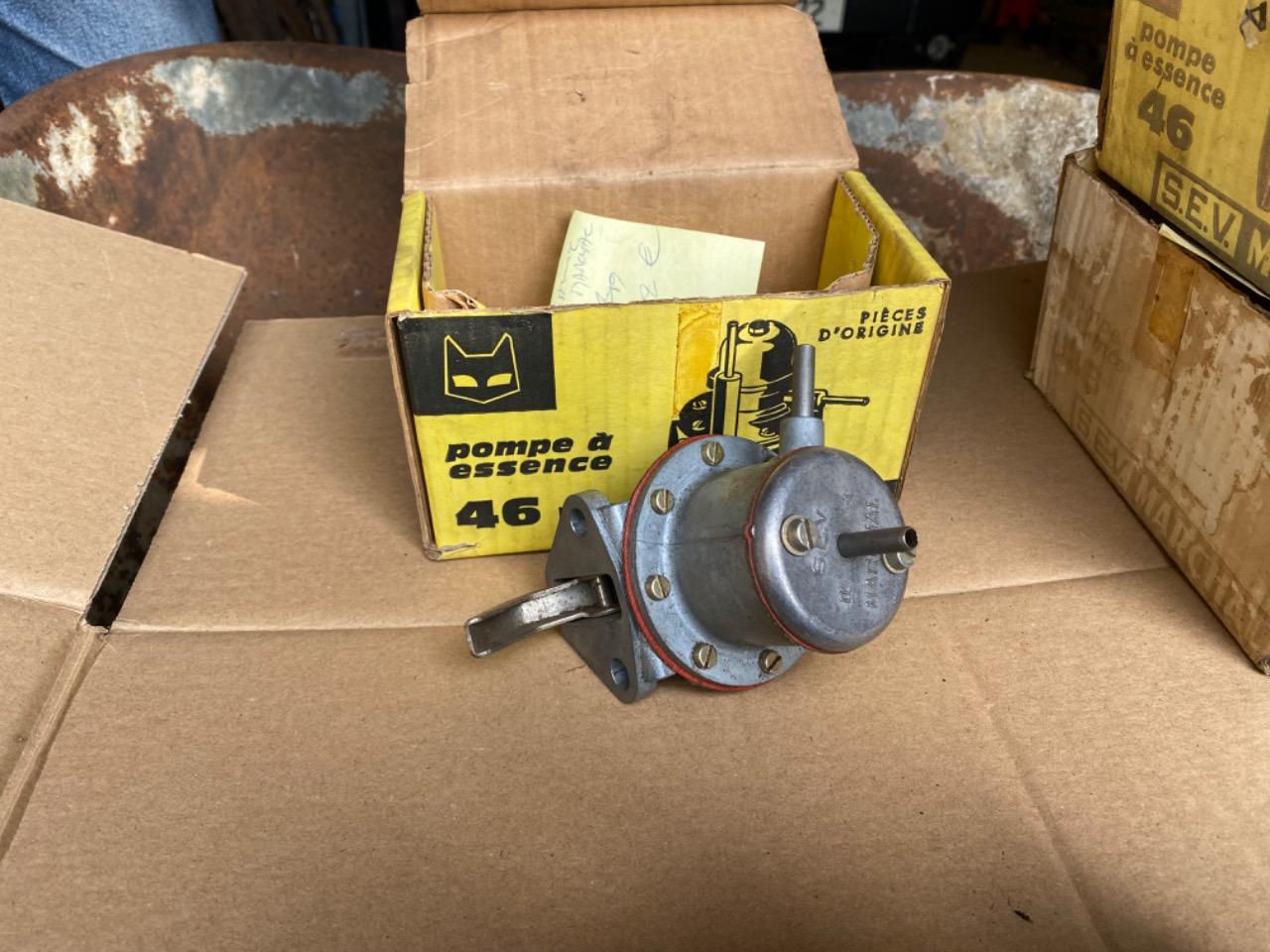 Pompe à essence SEV LesAnciennes.com