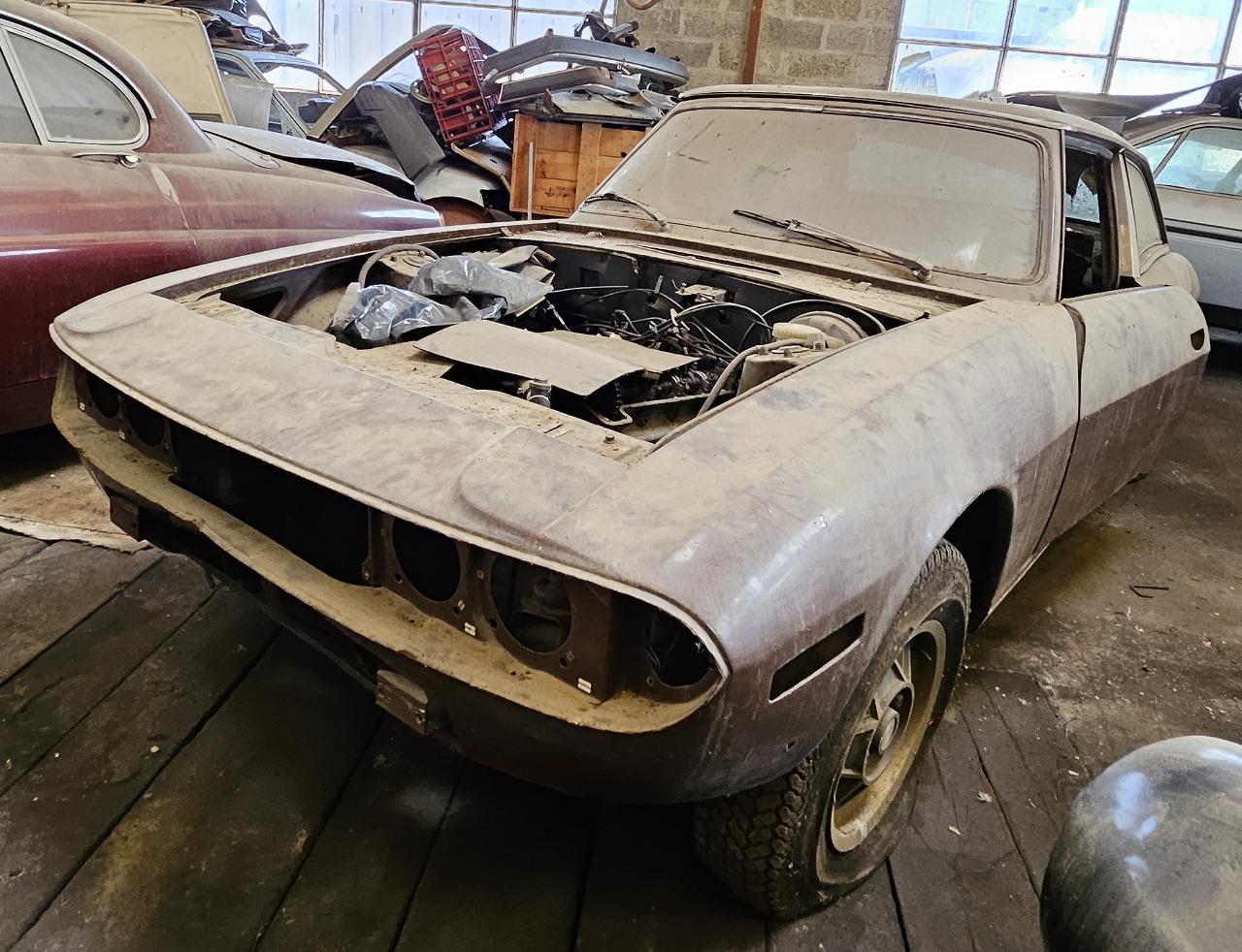 TRIUMPH Stag - 1976 LesAnciennes.com