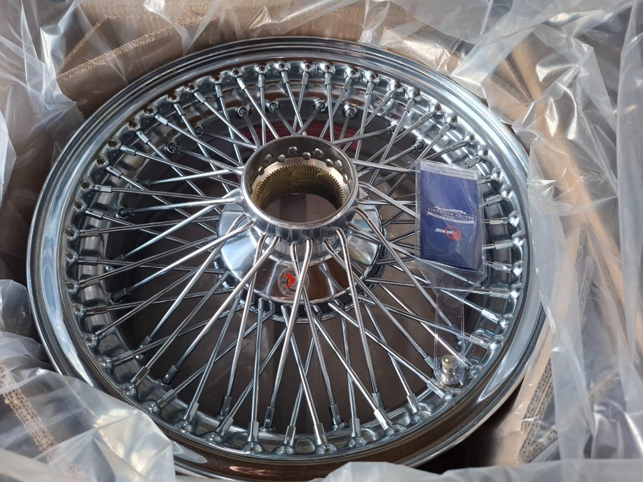 JAGUAR Type E, mk2, une jante rayons neuve LesAnciennes.com