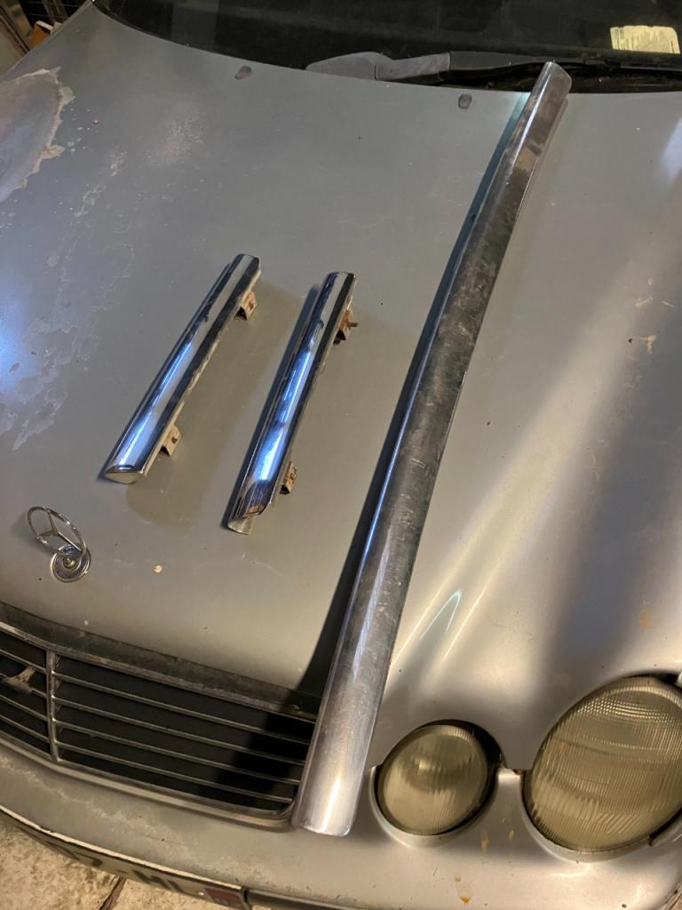 éléments de pare choc arrière de 404 break LesAnciennes.com