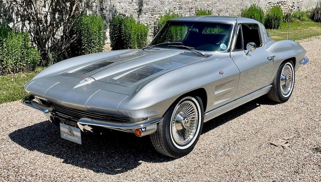 CHEVROLET Corvette C2 SPLIT WINDOWS - 1963 LesAnciennes.com