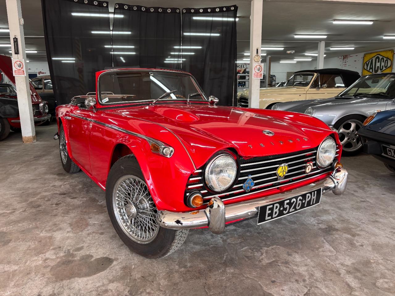 TRIUMPH TR4A IRS - 1966 LesAnciennes.com