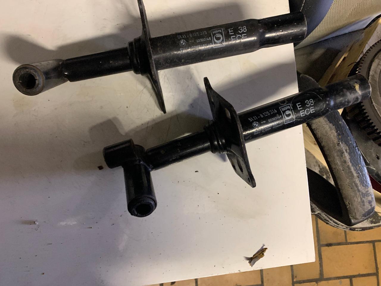 2 Butoir pare choc AV BMW E 38 LesAnciennes.com