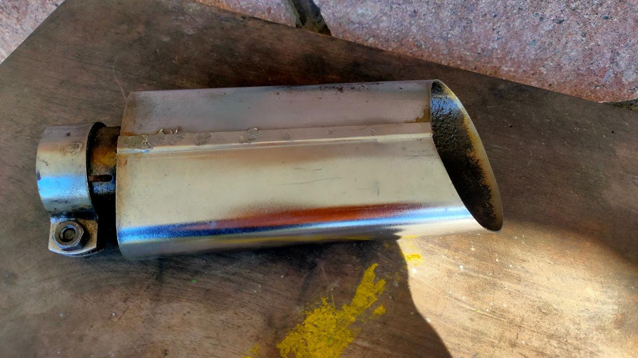 Sortie ou Embout d'Echappement LesAnciennes.com