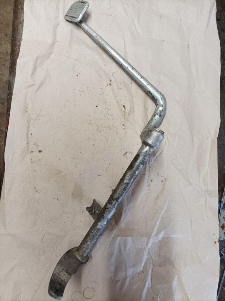 Pédale de frein MOTOBECANE 350 L3 LesAnciennes.com