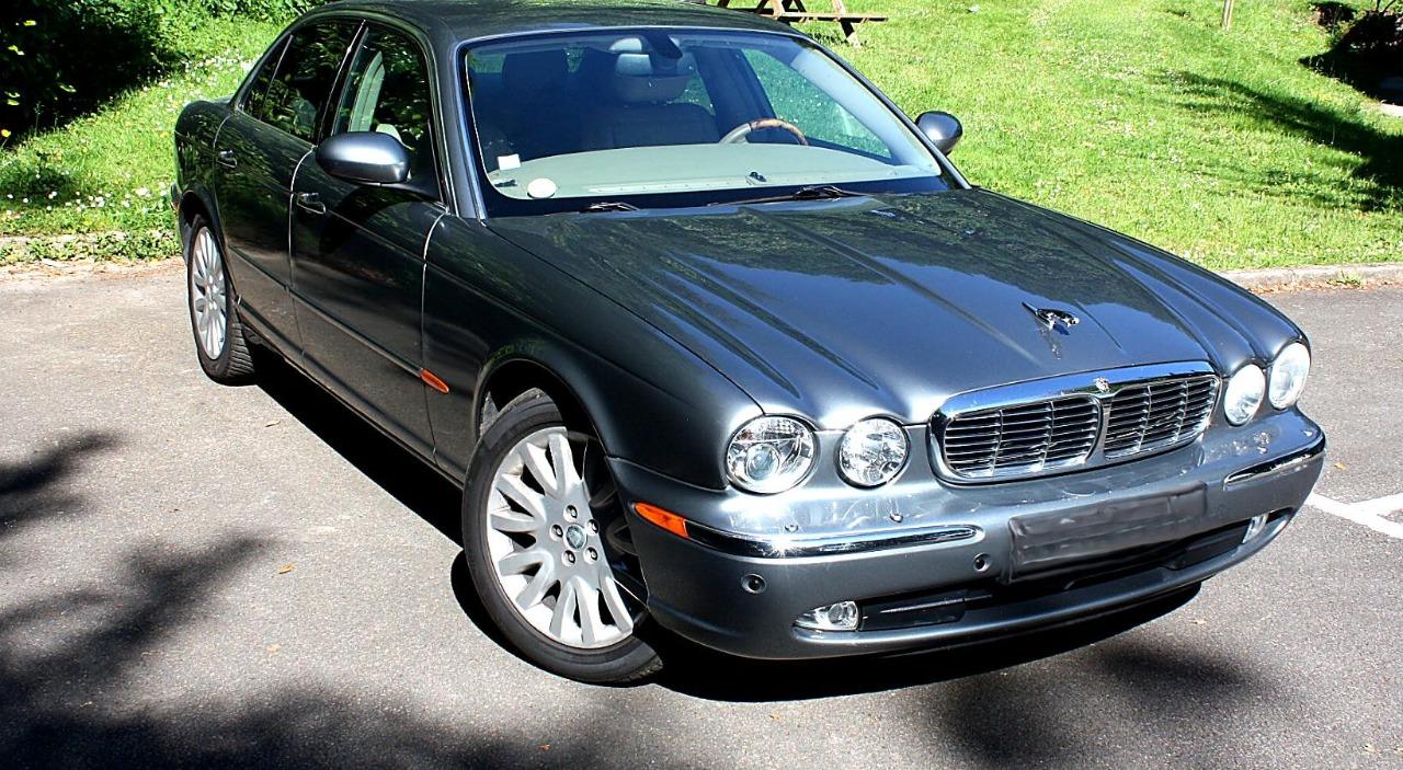 JAGUAR XJ8 Executive-X350-4.2L - 2005 LesAnciennes.com