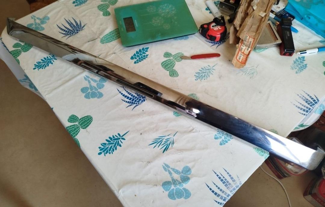 Déflecteur de toit ouvrant en inox PEUGEOT 204/304 LesAnciennes.com