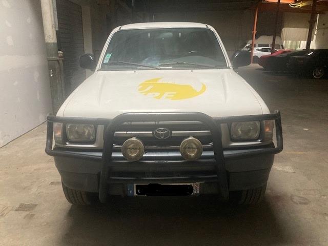 TOYOTA HILUX 33LNG8 - 1999 LesAnciennes.com