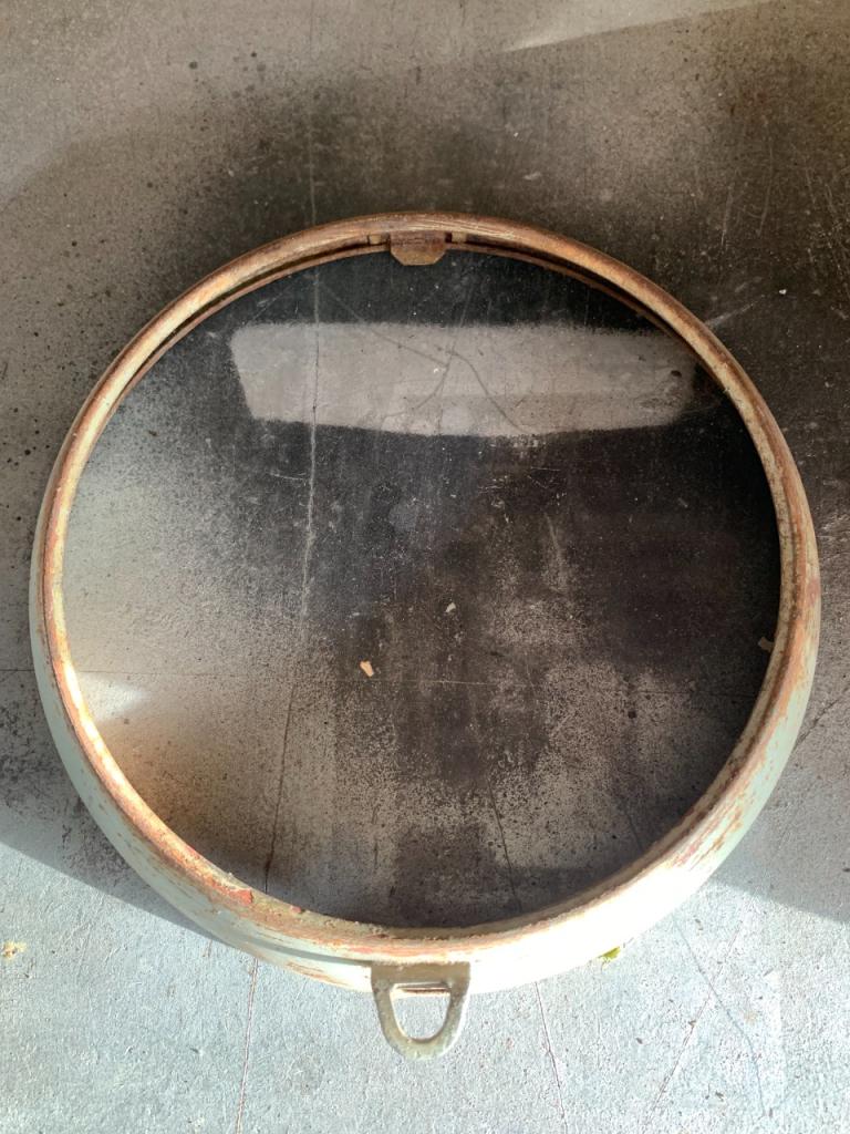 Fenêtres de phares RENAULT Estafette LesAnciennes.com