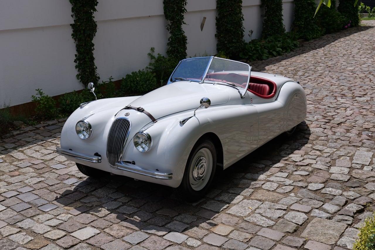 1952 Jaguar XK120 OTS LesAnciennes.com