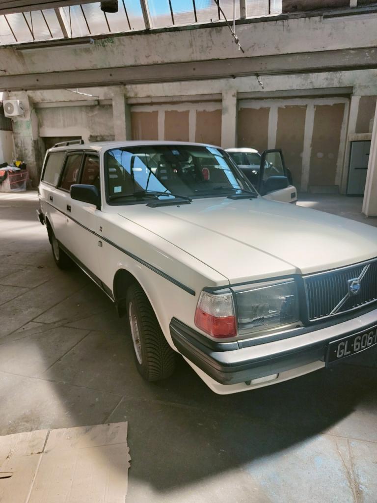 VOLVO 240 Break GLE essence - 1992 LesAnciennes.com