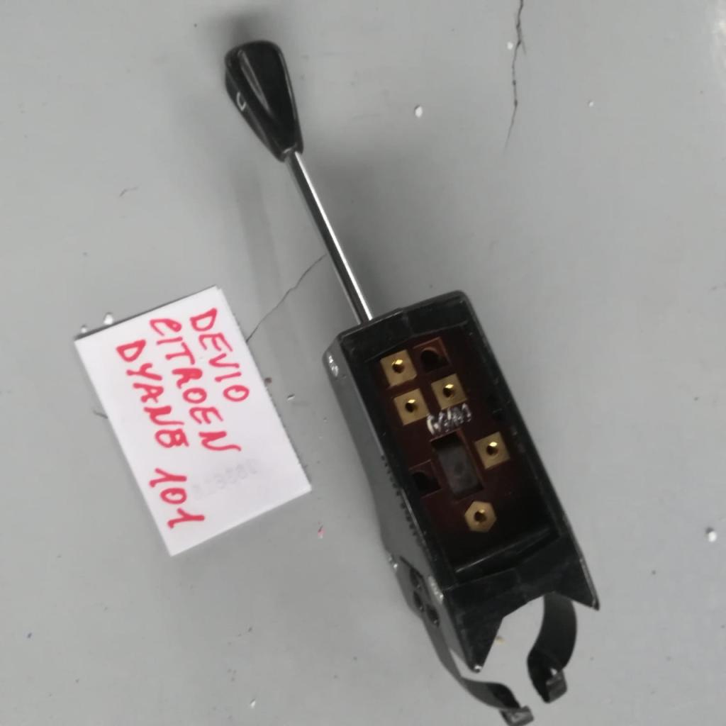 Commodo d'éclairage pour Citroen Dyane LesAnciennes.com