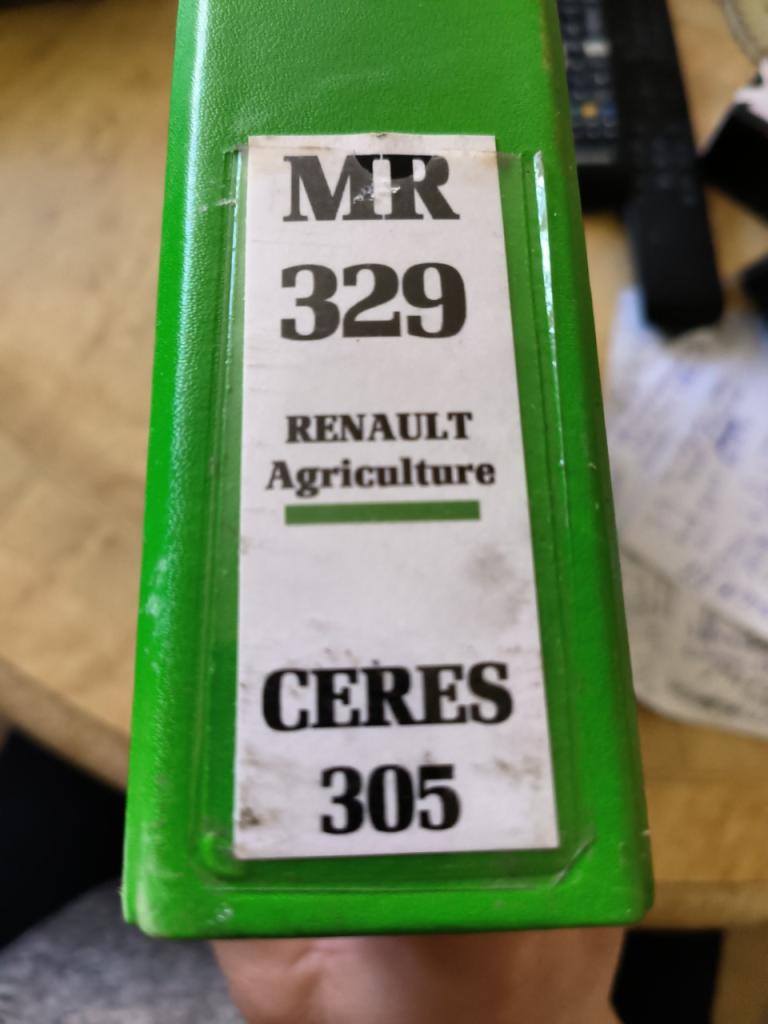 RTA Renault Agriculture MR329 Ceres 305 LesAnciennes.com