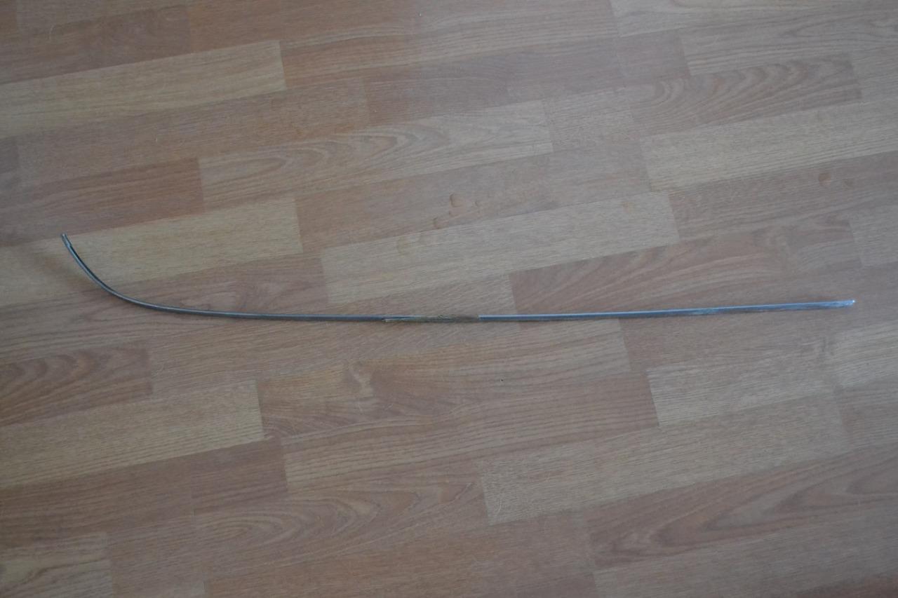 Baguette aile AR DTE PEUGEOT 204 Berline LesAnciennes.com