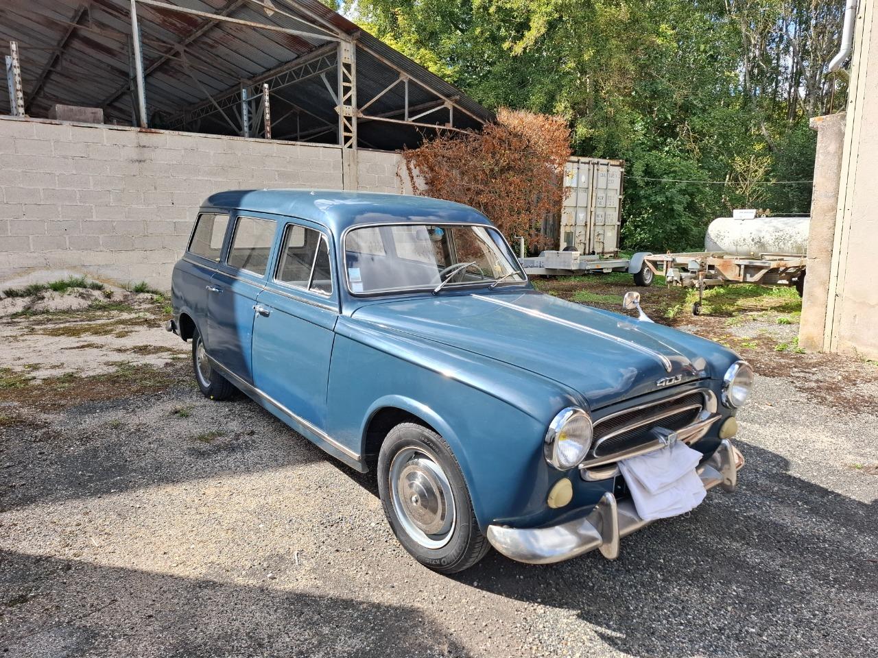 PEUGEOT 403 break - 1959 LesAnciennes.com