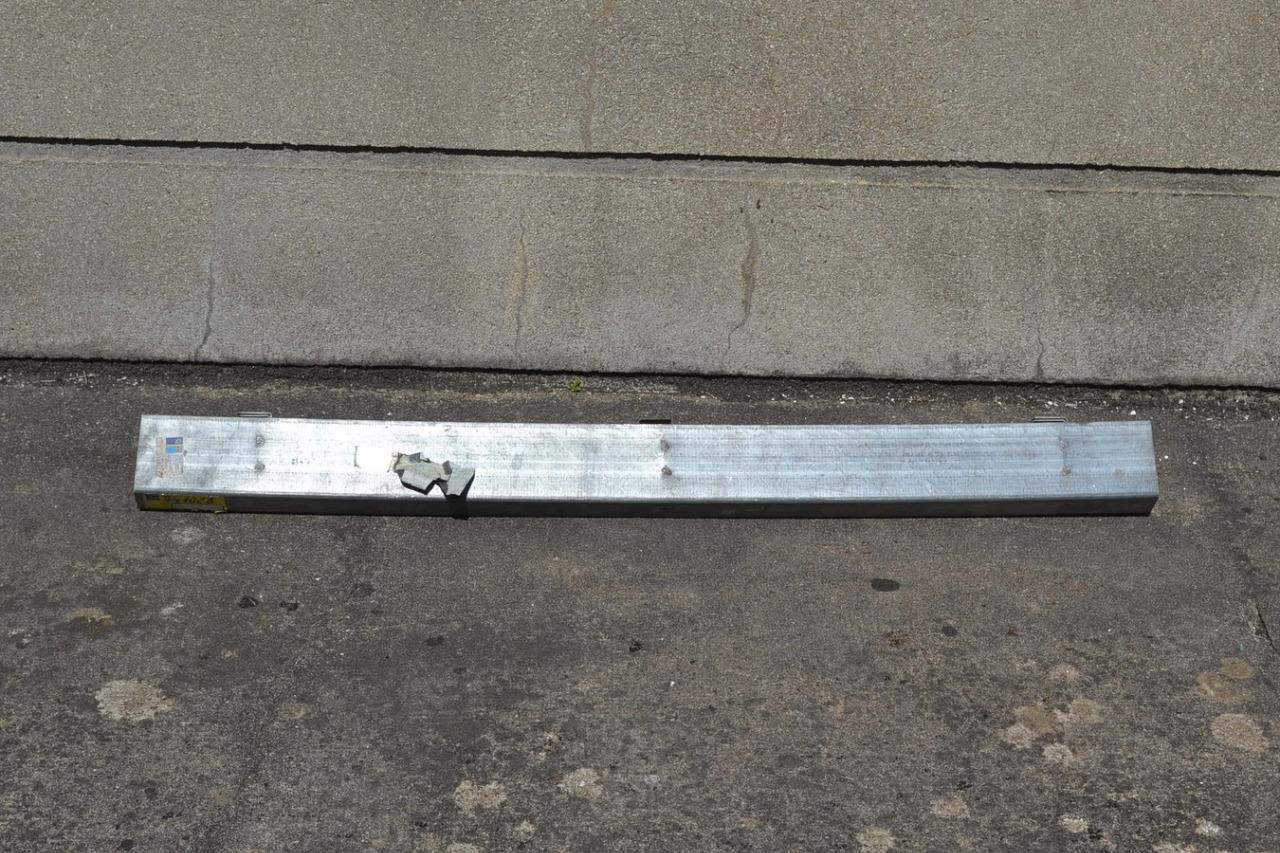 Pare-chocs AR PEUGEOT 504 BREAK LesAnciennes.com