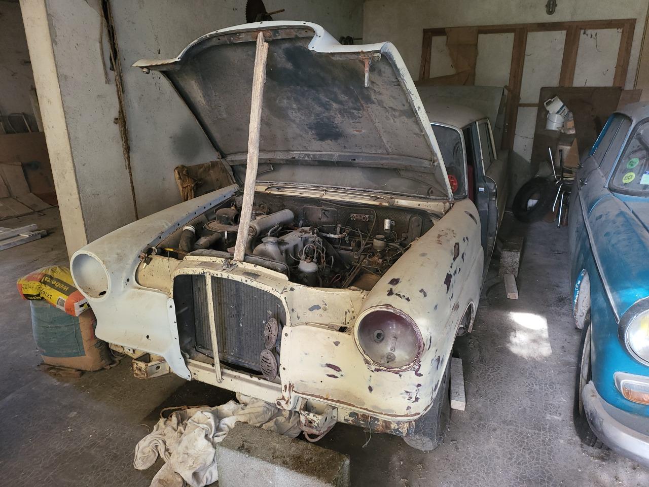 MERCEDES 190 D 190d - 1963 LesAnciennes.com