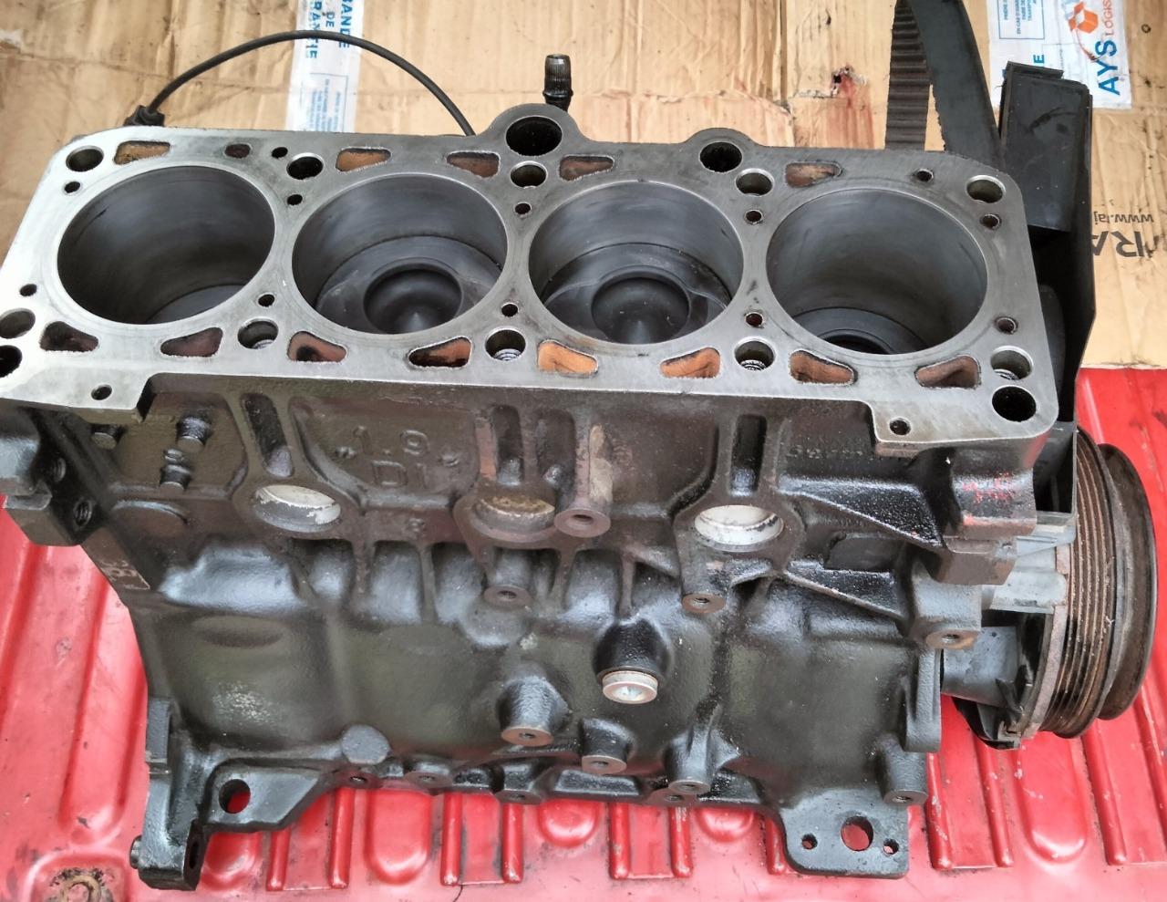 Pièces moteur VOLKSWAGEN Golf tdi 90cv état impec LesAnciennes.com
