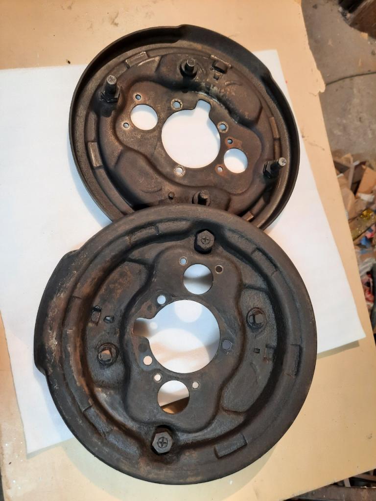 Plateaux freins TH Peugeot 404 LesAnciennes.com