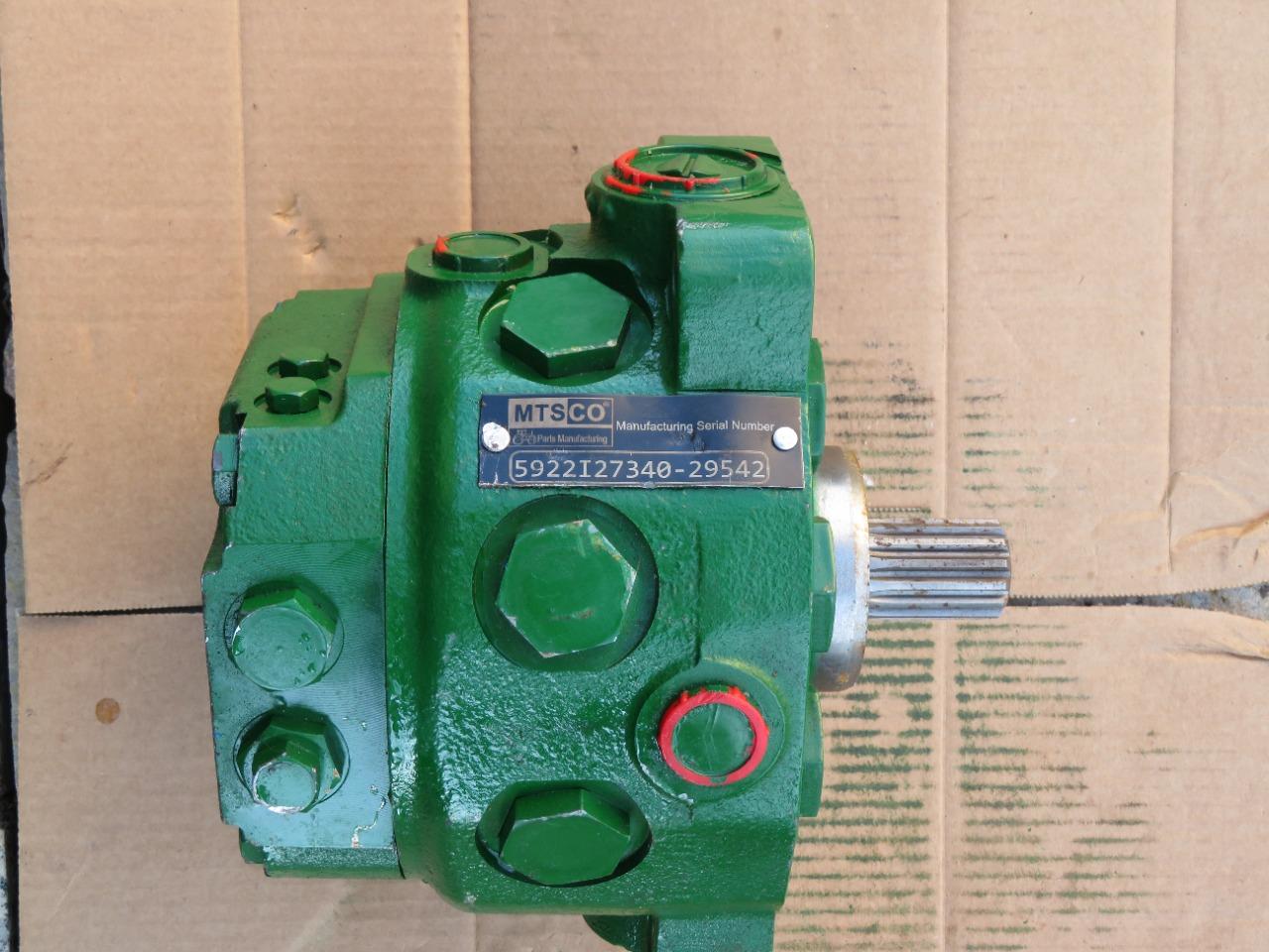 Pompe hydraulique john - deere 50cc LesAnciennes.com