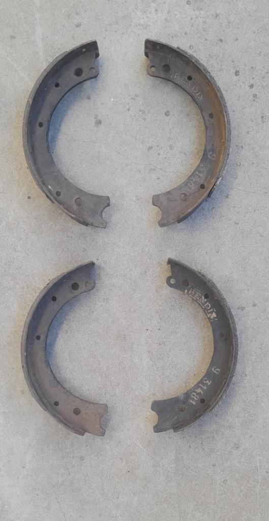 PEUGEOT 301 machoires de frein avant neuves LesAnciennes.com
