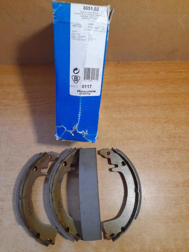 Mâchoires de frein arrière Simca 1000 1100 LesAnciennes.com