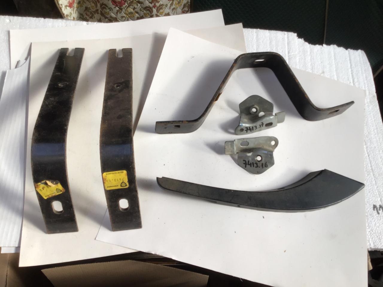 PLAGE PARE CHOC ARRIÈRE NEUVE PEUGEOT 204 LesAnciennes.com