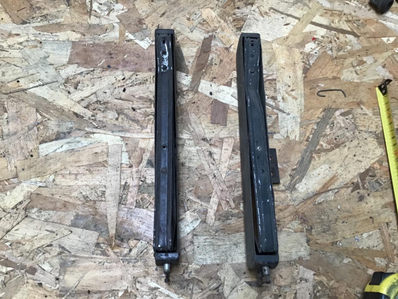 FLÈCHES DE DIRECTION KLAXON LesAnciennes.com