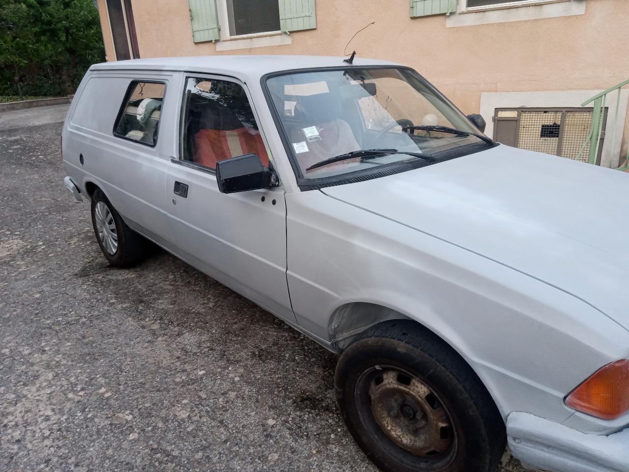 PEUGEOT 305 BREAK - 1986 LesAnciennes.com