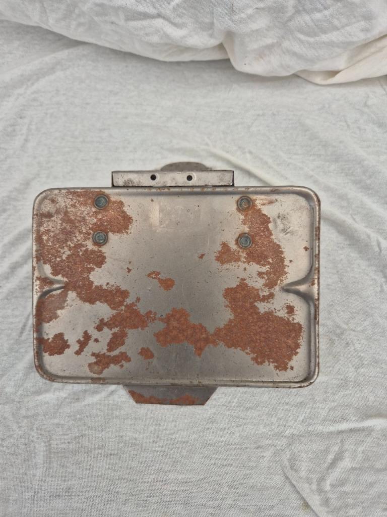 MONET GOYON Plaque d'immatriculation arrière LesAnciennes.com