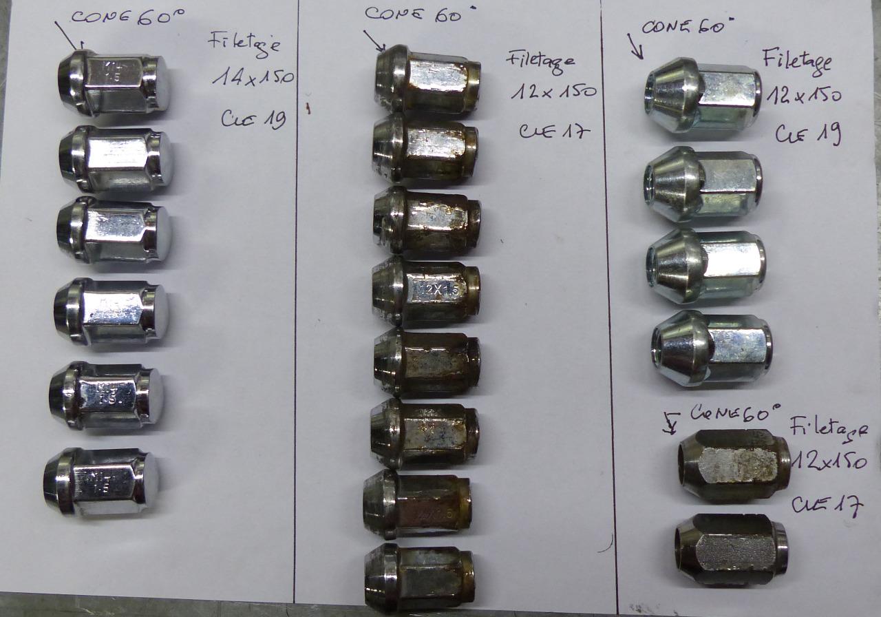 Lot d'écrous spéciaux en acier chromé jante alu LesAnciennes.com