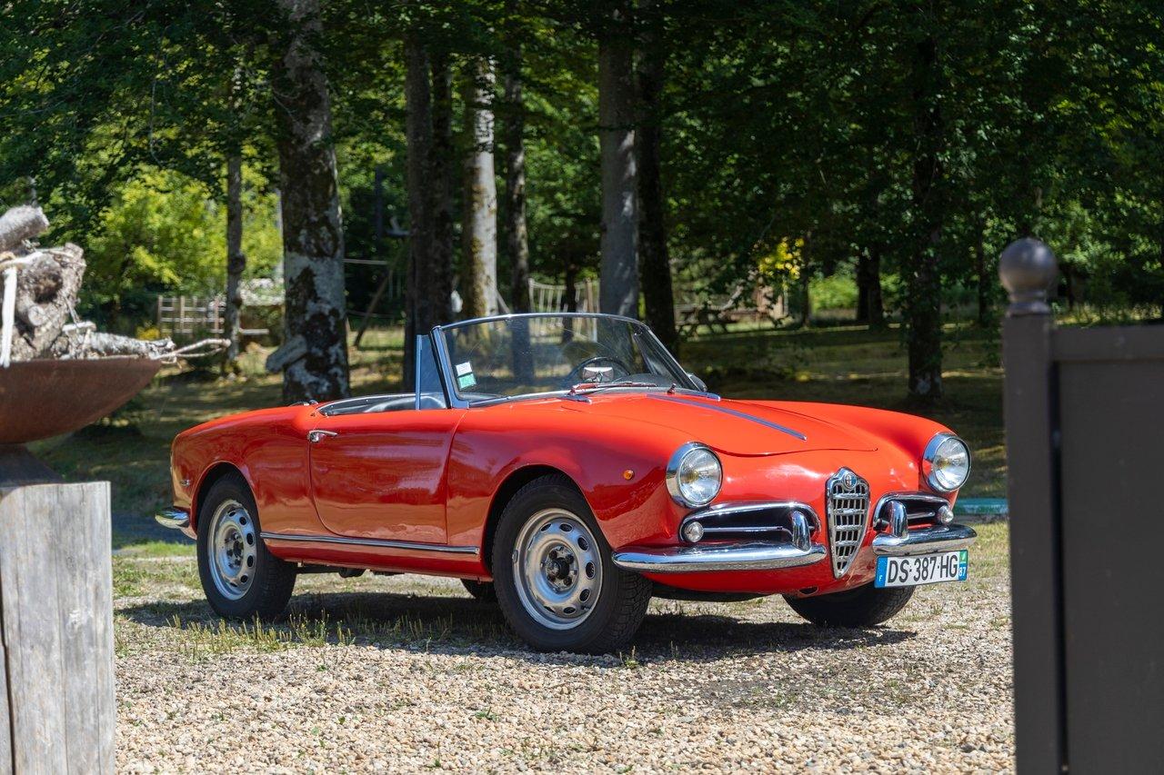1963 Alfa Romeo Giulietta Spider 1600 Tipo 101 LesAnciennes.com