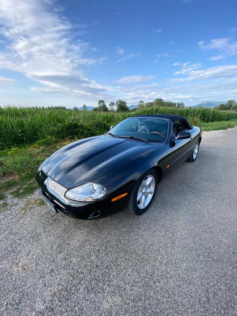 JAGUAR XK8 Convertible - 1997 LesAnciennes.com