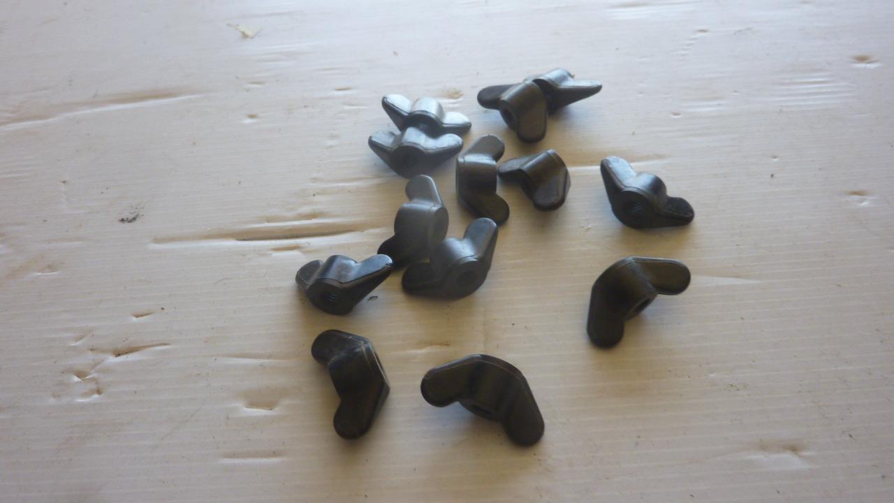 Pièces PEUGEOT 204 LesAnciennes.com