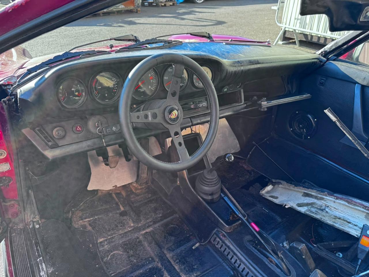 Pièces Porsche 911 2.2 E 1970 - demontage en cours à vendre