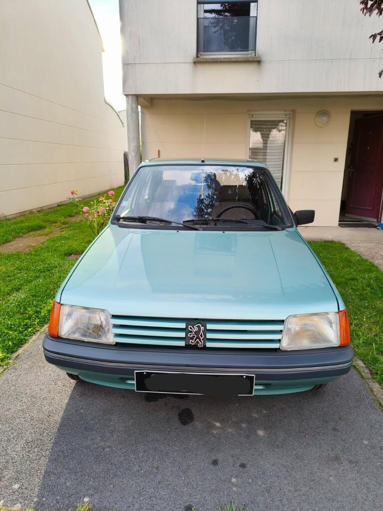 PEUGEOT 205 GT - 1984 LesAnciennes.com