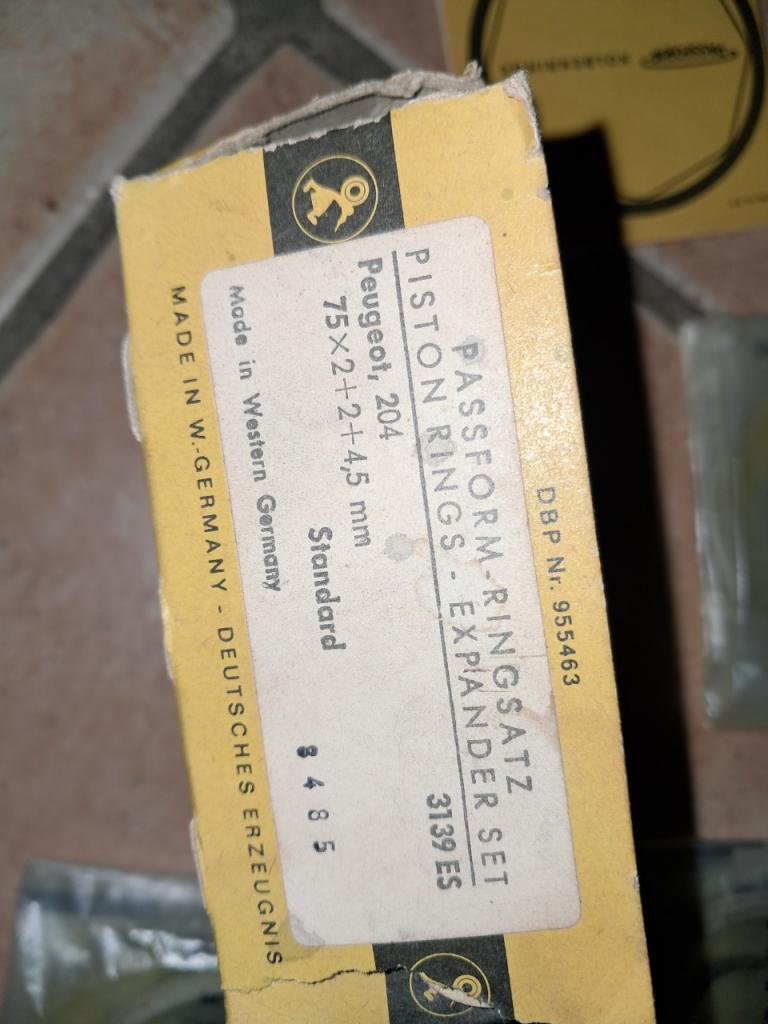 Segments Moteur Peugeot 203 204 403 75mm 2x2x4.5mm LesAnciennes.com